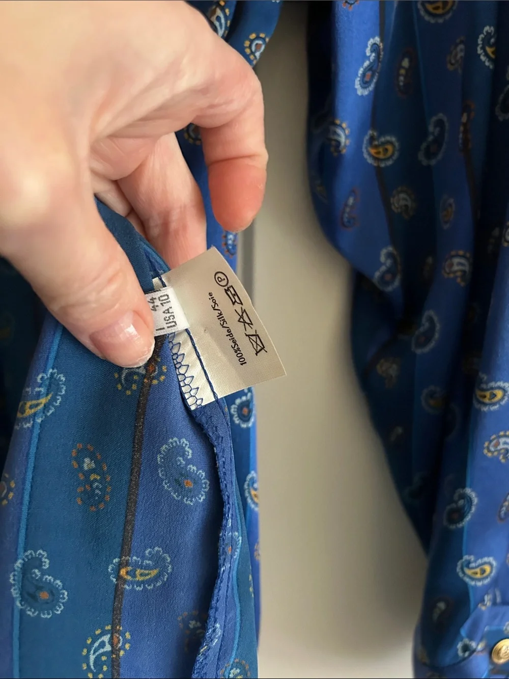 Vintage lightweight button